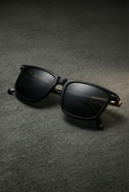 SIGNATURE SUNGLASSES